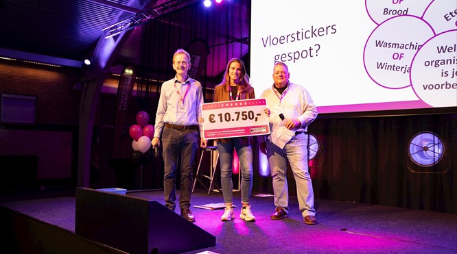 Stichting Sociaal en Vitaal ontvangt geweldige donatie van €10.750 van het Armoedefonds